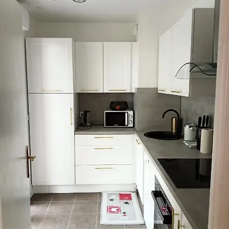 Confortable + شقة