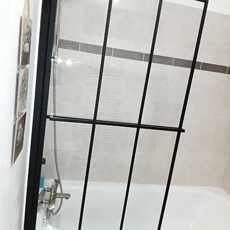 Confortable + Serris